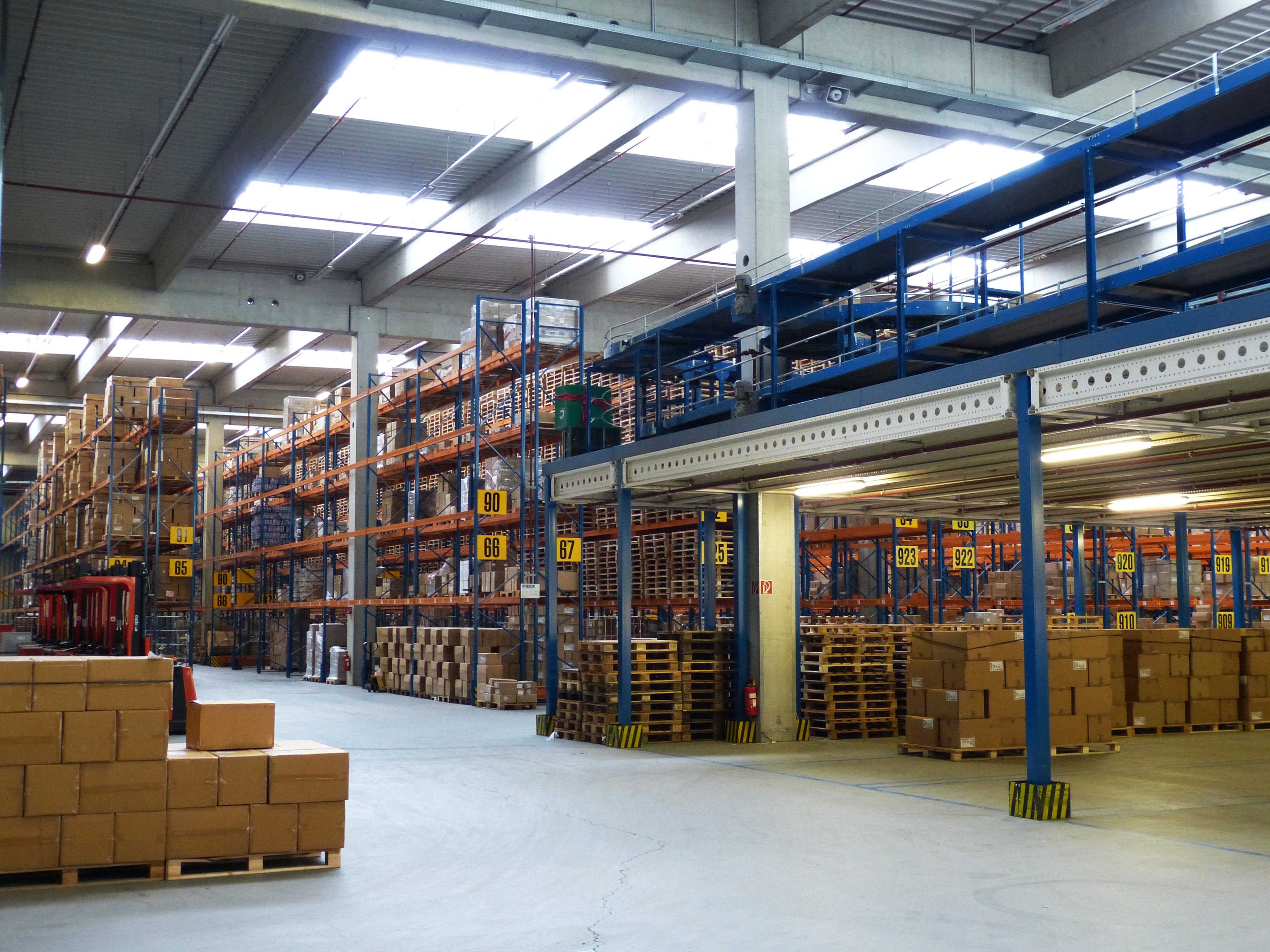 A picture of the inside of a warehouse.